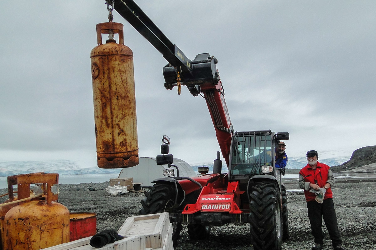 Manitou за българската антарктическа експедиция Manitou за българската антарктическа експедиция