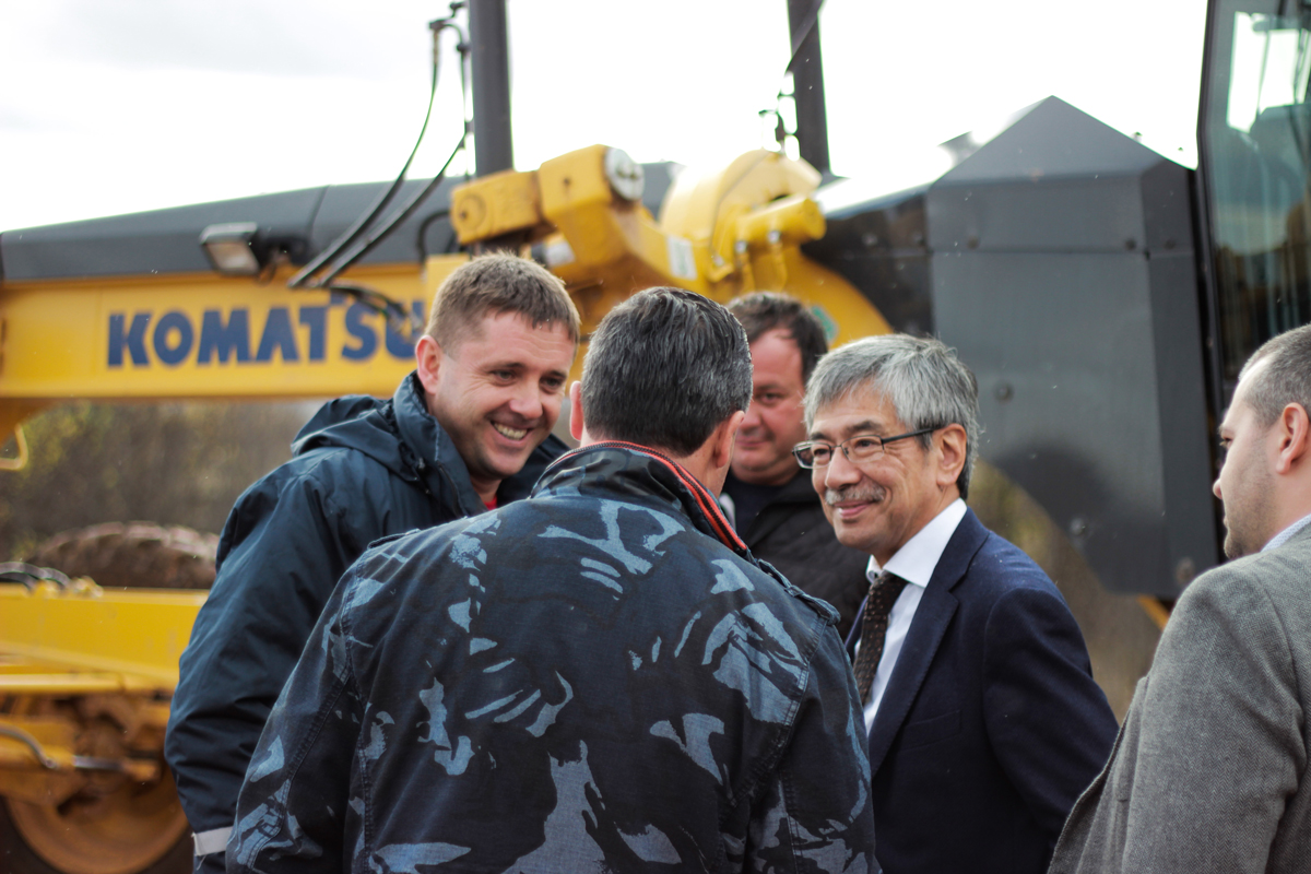 Президентът на Komatsu Europe посети строежа на АМ Президентът на Komatsu Europe посети строежа на АМ