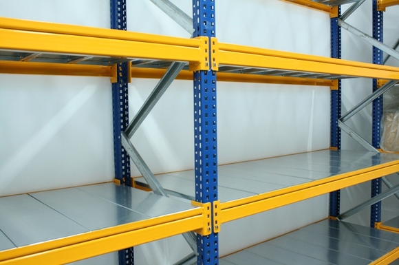 Стелажи "Pallet Racking" и "Medium Duty" за Лавена АД